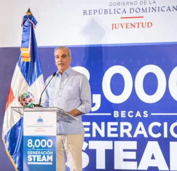 Gobierno entrega 8,000 becas STEAM para formación en áreas tecnológicas y científicas