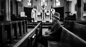 Socióloga Lina Cordero cuestiona la exclusión de las mujeres en las jerarquías religiosas: 'Una relación extraña y compleja' Socióloga Lina Cordero cuestiona la exclusión de las mujeres en las jerarquías religiosas: 'Una relación extraña y compleja'