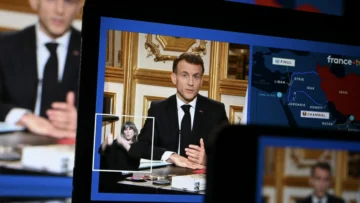 Macron anuncia el despliegue del portaaviones 'Charles de Gaulle' en el Mediterráneo Macron anuncia el despliegue del portaaviones 'Charles de Gaulle' en el Mediterráneo