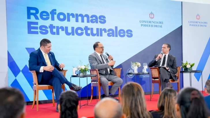 Ministro de Justicia Antoliano Peralta dicta conferencia sobre reforma institucional y retos del nuevo sistema de justicia