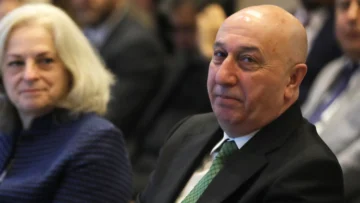 Irak: En plena guerra en Oriente Medio, el kurdo Nizar Amedi es elegido presidente iraquí Irak: En plena guerra en Oriente Medio, el kurdo Nizar Amedi es elegido presidente iraquí