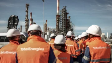 Francia debate qué hacer con las ganancias récord de TotalEnergies por la guerra