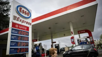 Los franceses frente al alza del precio de la gasolina Los franceses frente al alza del precio de la gasolina