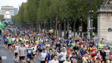 Francia: Yemaneberhan Crippa y Shure Demise ganan el Maratón de París Francia: Yemaneberhan Crippa y Shure Demise ganan el Maratón de París