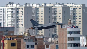 Washington amenaza a Lima con represalias tras la crisis de los aviones de combate