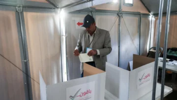 Los palestinos votan por primera vez desde el inicio de la guerra en Gaza