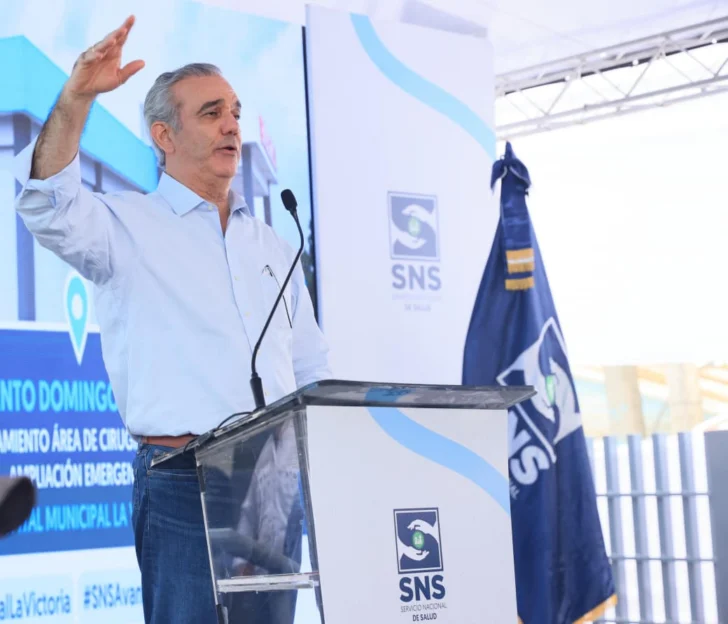 Presidente Abinader deja en funcionamiento áreas remozadas y ampliadas del Hospital Municipal La Victoria