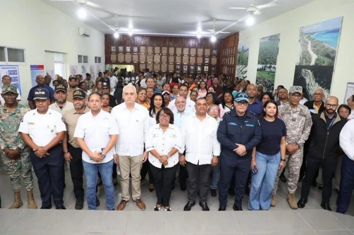 Refuerzan acciones antidrogas en la región Enriquillo con participación de 245 autoridades Refuerzan acciones antidrogas en la región Enriquillo con participación de 245 autoridades