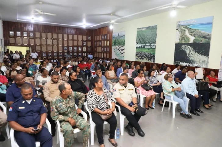 Refuerzan acciones antidrogas en la región Enriquillo con participación de 245 autoridades Refuerzan acciones antidrogas en la región Enriquillo con participación de 245 autoridades