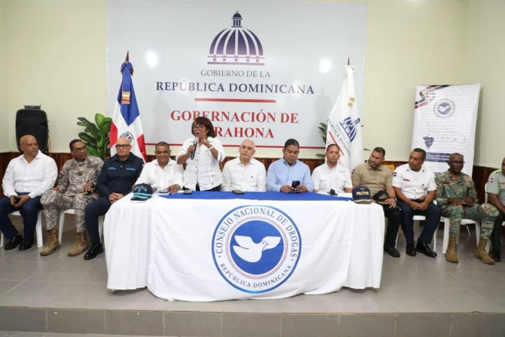 Refuerzan acciones antidrogas en la región Enriquillo con participación de 245 autoridades Refuerzan acciones antidrogas en la región Enriquillo con participación de 245 autoridades