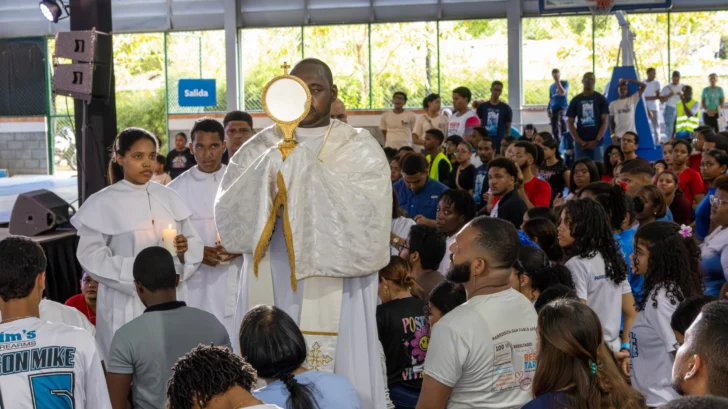 Cerca de mil jóvenes claman por justicia a orillas del río Ozama y rechazan narrativa de “juventud perdida”