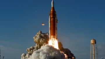 La misión Artemis II continúa tras resolver un fallo en su sistema de residuos