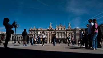 El Gobierno español aprueba la regularización masiva: ¿cómo será el proceso? El Gobierno español aprueba la regularización masiva: ¿cómo será el proceso?