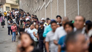 Perú se encamina a segunda vuelta presidencial, con Fujimori encabezando resultados preliminares