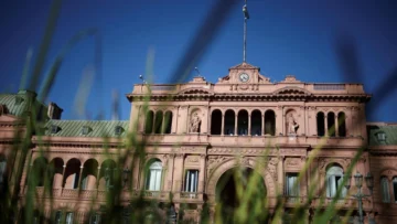 Milei bloquea acceso de periodistas a la Casa Rosada al señalar espionaje: ¿qué hay detrás de la medida?