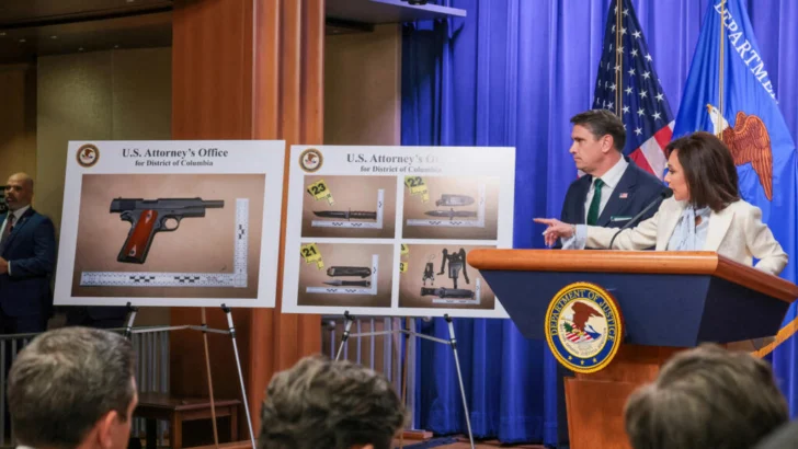 El autor de los disparos en la gala de la Casa Blanca, acusado de “intento de asesinato” contra Trump