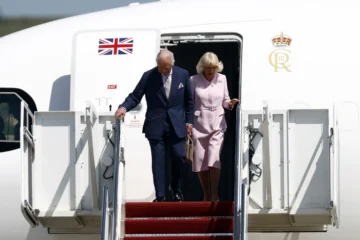 Los reyes Carlos III y Camila aterrizan en EE.UU. para una visita de Estado de 4 días