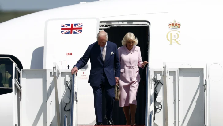 Los reyes Carlos III y Camila aterrizan en EE.UU. para una visita de Estado de 4 días