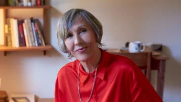 'Mi niñera era una espía de la KGB y descubrí que envenenó a su marido en el sillón donde me daba la leche' 'Mi niñera era una espía de la KGB y descubrí que envenenó a su marido en el sillón donde me daba la leche'