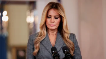 Melania Trump afirma que los rumores que la vinculan con Jeffrey Epstein 
