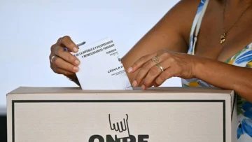 Elecciones en Perú: los primeros resultados dan ventaja a López Aliaga en una disputada pugna por definir quién avanza a segunda vuelta Elecciones en Perú: los primeros resultados dan ventaja a López Aliaga en una disputada pugna por definir quién avanza a segunda vuelta