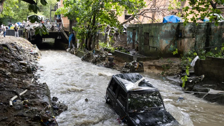 COE mantiene 28 provincias y el Distrito Nacional bajo alerta de inundación por lluvias