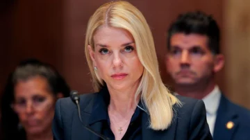 Trump destituye a Pam Bondi como fiscal general de EE.UU.