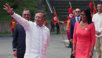 Delcy Rodríguez recibe a Petro en Caracas, cooperación y desafíos fronterizos en el centro de la agenda