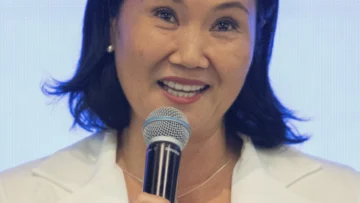 Perú: Fujimori festeja victoria sobre la izquierda mientra se espera el nombre de su rival en el balotaje