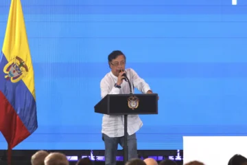 60 países llaman a romper con petróleo debido al clima y a guerra contra Irán