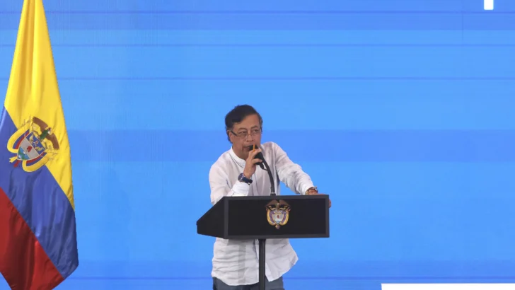 60 países llaman a romper con petróleo debido al clima y a guerra contra Irán