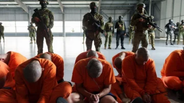 Entre inhibidores de señal y sin dinero en efectivo: así cambia el control carcelario en Ecuador