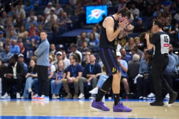 Lakers devastado: Doncic se perderá al menos el resto de fase regular de NBA por lesión