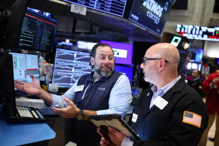 Wall Street cierra mixto, pero con máximos históricos en S&P 500 y Nasdaq