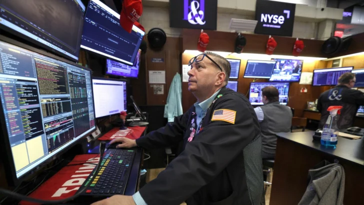 Wall Street cierra en verde por la reapertura del Estrecho de Ormuz