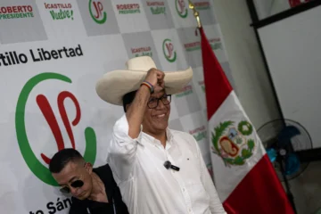 Jefe de jurado electoral de Perú admite 