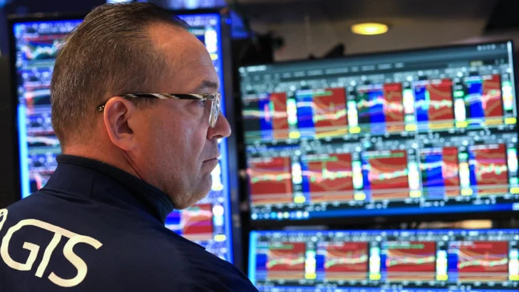 Wall Street cierra en rojo tras los últimos ataques de EE.UU. en el estrecho de Ormuz