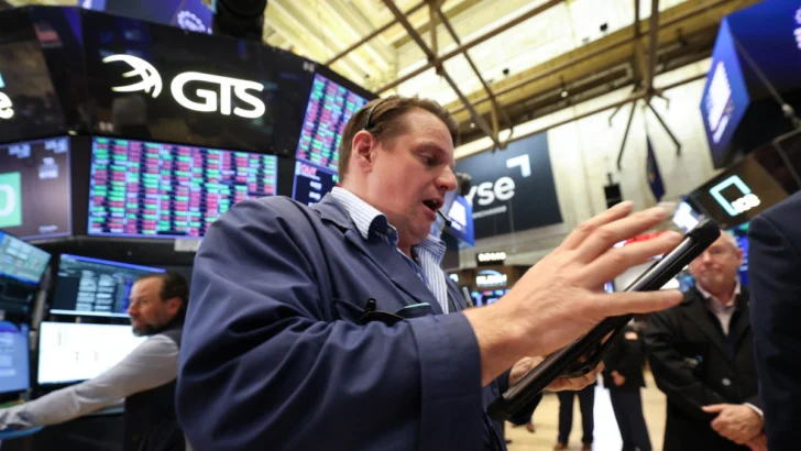 Wall Street cierra en rojo mientras persiste la incertidumbre con respecto a Irán