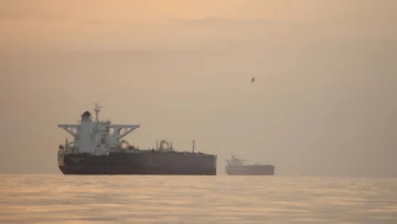 Ataque de EE. UU. a un barco iraní complica el conflicto; para Teherán es una violación del alto el fuego