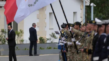 Ucrania: Zelenski insiste en una adhesión plena a la UE a puertas de reunión del bloque en Chipre