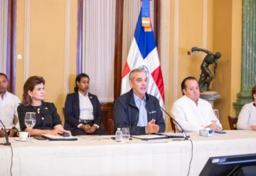 Abinader afirma prioridad del Gobierno es salvar vidas ante lluvias y llama a evitar zonas de riesgo