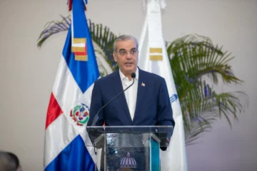 Abinader llama a consensuar acciones para modernizar el agro; Agricultura prioriza mecanización