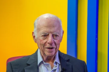 Abraham Lowenthal habla de su experiencia en RD, recibirá doctorado de la PUCMM, y reflexiona sobre Donald Trump Abraham Lowenthal habla de su experiencia en RD, recibirá doctorado de la PUCMM, y reflexiona sobre Donald Trump