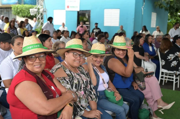 Gobierno dinamiza economías locales con mujeres rurales
