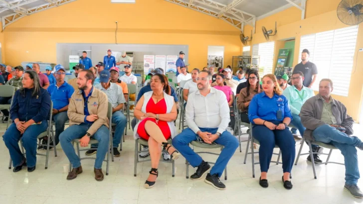 Destinarán 10 millones de pesos en modernizar sistemas de riego en Azua y San Juan Destinarán 10 millones de pesos en modernizar sistemas de riego en Azua y San Juan