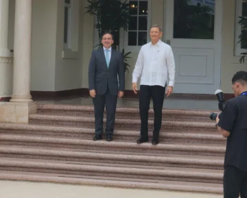 Qué hizo el canciller de España, José Manuel Albares, al llegar al país en visita oficial