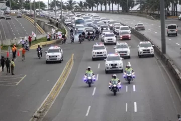Cruz Roja Dominicana se une al carreteo junto a la Digesett en el Puente Juan Carlos de la Autopista de Las Américas