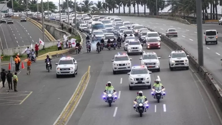Cruz Roja Dominicana se une al carreteo junto a la Digesett en el Puente Juan Carlos de la Autopista de Las Américas