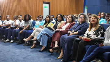 Instituciones y organizaciones impulsan formación tecnológica para niñas en medio de brecha digital de género