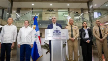 Abinader anuncia consultas nacionales ante crisis internacional y refuerzo de vigilancia en la frontera